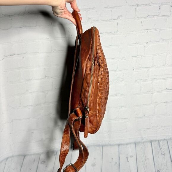 Vilenca Holland brown supple distressed leather basketweave hobo backpack bag - Picture 6 of 12